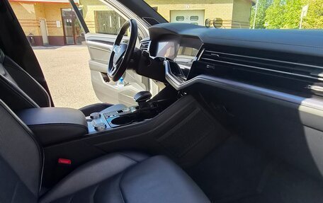 Volkswagen Touareg III, 2018 год, 5 100 000 рублей, 9 фотография