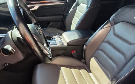 Volkswagen Touareg III, 2018 год, 5 100 000 рублей, 24 фотография