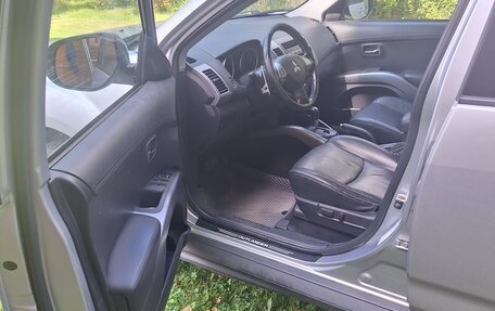 Mitsubishi Outlander III рестайлинг 3, 2011 год, 1 250 000 рублей, 11 фотография