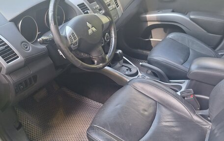 Mitsubishi Outlander III рестайлинг 3, 2011 год, 1 250 000 рублей, 12 фотография