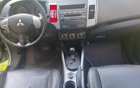 Mitsubishi Outlander III рестайлинг 3, 2011 год, 1 250 000 рублей, 13 фотография