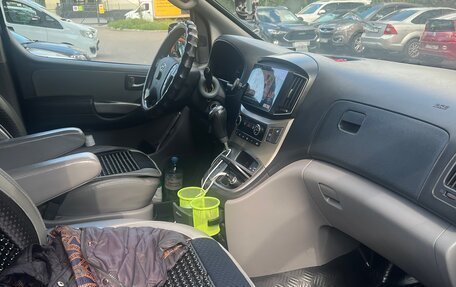 Hyundai Grand Starex Grand Starex I рестайлинг 2, 2019 год, 3 200 000 рублей, 4 фотография