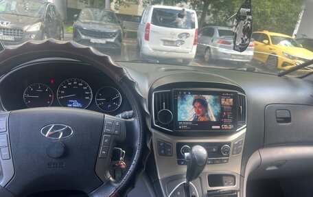 Hyundai Grand Starex Grand Starex I рестайлинг 2, 2019 год, 3 200 000 рублей, 12 фотография