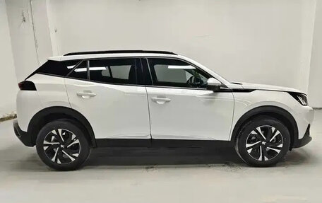 Peugeot 2008 II, 2023 год, 1 440 000 рублей, 8 фотография