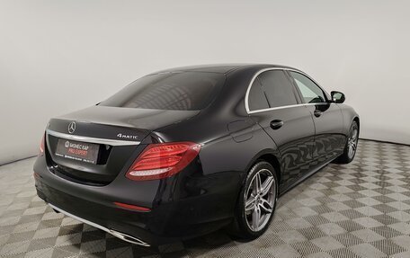 Mercedes-Benz E-Класс, 2018 год, 3 049 000 рублей, 5 фотография
