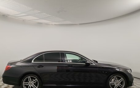 Mercedes-Benz E-Класс, 2018 год, 3 049 000 рублей, 4 фотография
