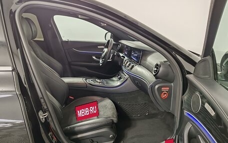 Mercedes-Benz E-Класс, 2018 год, 3 049 000 рублей, 24 фотография