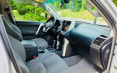 Toyota Land Cruiser Prado 150 рестайлинг 2, 2011 год, 2 990 000 рублей, 10 фотография