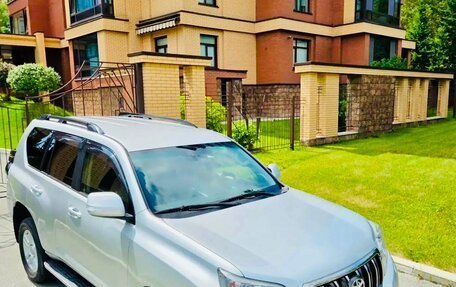 Toyota Land Cruiser Prado 150 рестайлинг 2, 2011 год, 2 990 000 рублей, 4 фотография