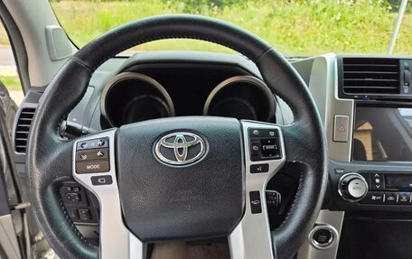 Toyota Land Cruiser Prado 150 рестайлинг 2, 2011 год, 2 990 000 рублей, 14 фотография
