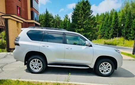 Toyota Land Cruiser Prado 150 рестайлинг 2, 2011 год, 2 990 000 рублей, 6 фотография