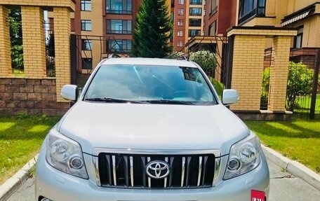 Toyota Land Cruiser Prado 150 рестайлинг 2, 2011 год, 2 990 000 рублей, 3 фотография