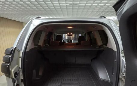 Toyota Land Cruiser Prado 150 рестайлинг 2, 2011 год, 2 990 000 рублей, 16 фотография