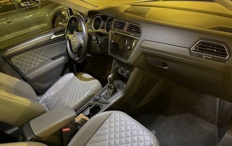 Volkswagen Tiguan II, 2018 год, 2 250 000 рублей, 15 фотография