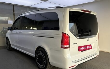 Mercedes-Benz V-Класс, 2018 год, 4 779 000 рублей, 8 фотография