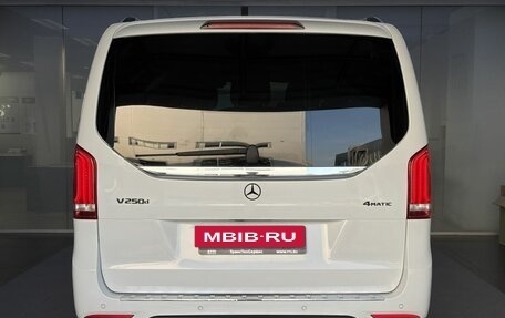Mercedes-Benz V-Класс, 2018 год, 4 779 000 рублей, 7 фотография