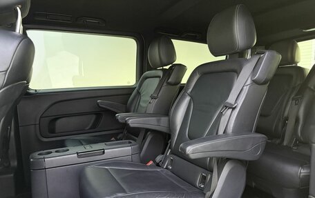 Mercedes-Benz V-Класс, 2018 год, 4 779 000 рублей, 15 фотография