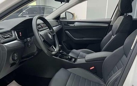 Skoda Superb III рестайлинг, 2023 год, 2 420 000 рублей, 6 фотография