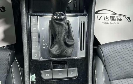 Skoda Superb III рестайлинг, 2023 год, 2 420 000 рублей, 12 фотография