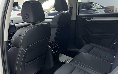 Skoda Superb III рестайлинг, 2023 год, 2 420 000 рублей, 14 фотография