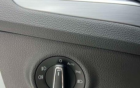 Skoda Superb III рестайлинг, 2023 год, 2 420 000 рублей, 20 фотография