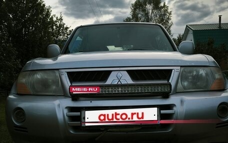 Mitsubishi Pajero III рестайлинг, 2005 год, 950 000 рублей, 2 фотография