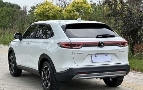 Honda Vezel, 2023 год, 1 600 000 рублей, 4 фотография