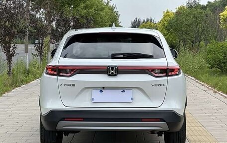 Honda Vezel, 2023 год, 1 600 000 рублей, 5 фотография