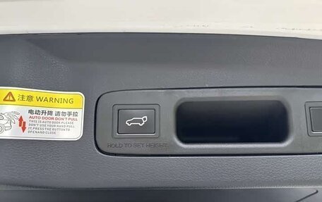 Honda Vezel, 2023 год, 1 600 000 рублей, 8 фотография