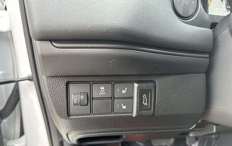 Honda Vezel, 2023 год, 1 600 000 рублей, 17 фотография