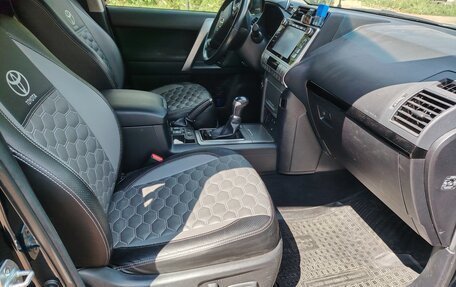 Toyota Land Cruiser Prado 150 рестайлинг 2, 2017 год, 4 750 000 рублей, 6 фотография