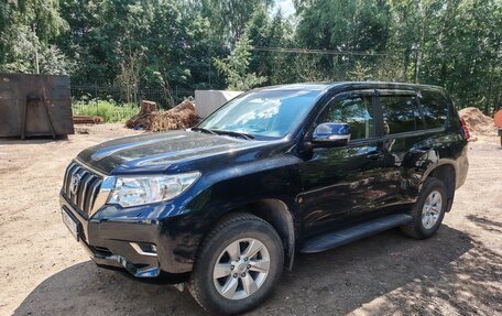 Toyota Land Cruiser Prado 150 рестайлинг 2, 2017 год, 4 750 000 рублей, 2 фотография