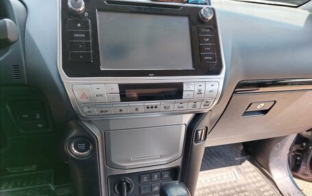 Toyota Land Cruiser Prado 150 рестайлинг 2, 2017 год, 4 750 000 рублей, 9 фотография