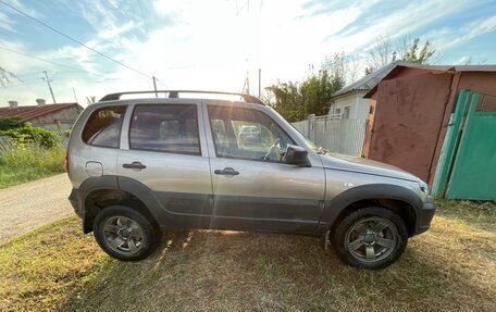 Chevrolet Niva I рестайлинг, 2019 год, 900 000 рублей, 2 фотография