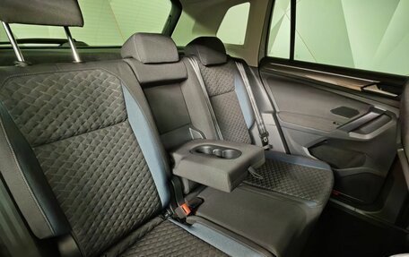 Volkswagen Tiguan II, 2019 год, 2 575 000 рублей, 17 фотография