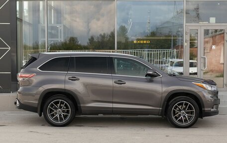 Toyota Highlander III, 2015 год, 2 800 000 рублей, 4 фотография