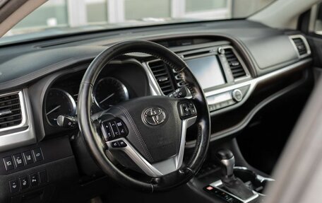 Toyota Highlander III, 2015 год, 2 800 000 рублей, 11 фотография