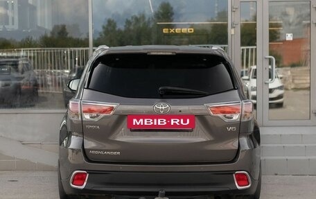 Toyota Highlander III, 2015 год, 2 800 000 рублей, 6 фотография