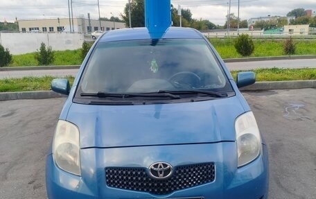 Toyota Yaris III рестайлинг, 2008 год, 560 000 рублей, 2 фотография