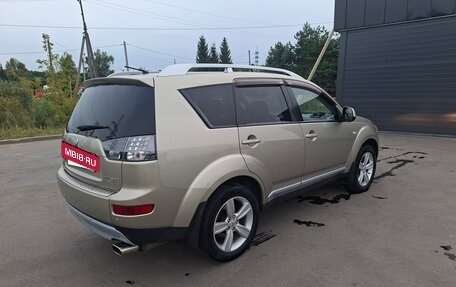 Mitsubishi Outlander III рестайлинг 3, 2007 год, 910 000 рублей, 5 фотография