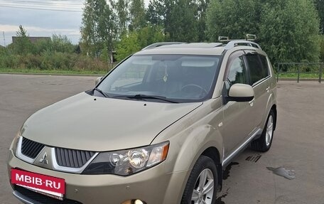 Mitsubishi Outlander III рестайлинг 3, 2007 год, 910 000 рублей, 3 фотография