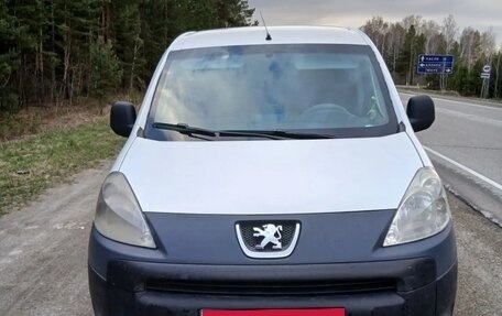 Peugeot Partner II рестайлинг 2, 2010 год, 600 000 рублей, 2 фотография