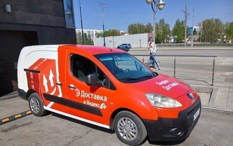 Peugeot Partner II рестайлинг 2, 2010 год, 600 000 рублей, 4 фотография