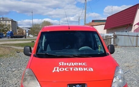 Peugeot Partner II рестайлинг 2, 2010 год, 600 000 рублей, 6 фотография