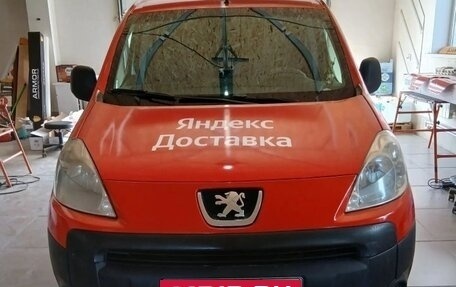Peugeot Partner II рестайлинг 2, 2010 год, 600 000 рублей, 7 фотография