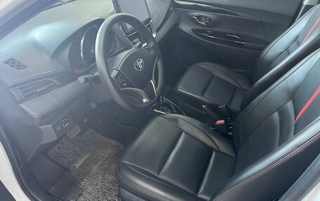 Toyota Yaris XP150 рестайлинг, 2022 год, 1 315 000 рублей, 9 фотография