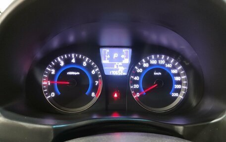 Hyundai Solaris II рестайлинг, 2015 год, 800 000 рублей, 13 фотография