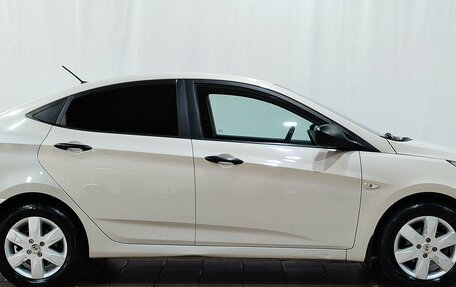 Hyundai Solaris II рестайлинг, 2015 год, 800 000 рублей, 4 фотография