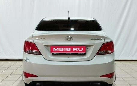 Hyundai Solaris II рестайлинг, 2015 год, 800 000 рублей, 6 фотография