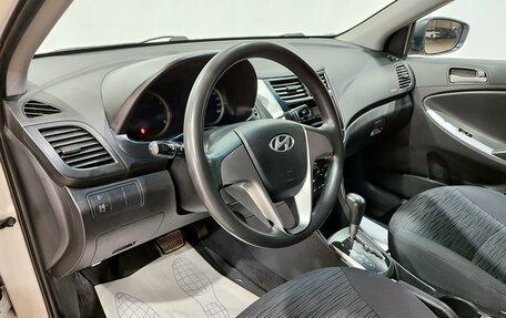 Hyundai Solaris II рестайлинг, 2015 год, 800 000 рублей, 17 фотография